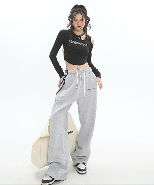 WESTBOY(ウエストボーイ)の「Y2K ラインストーン カットアウト スリムシルエット クロップドトップス WOG26S2TP04(Tシャツ/カットソー・レディース・ブラック/ブラウン・FREE)」の18枚目の写真