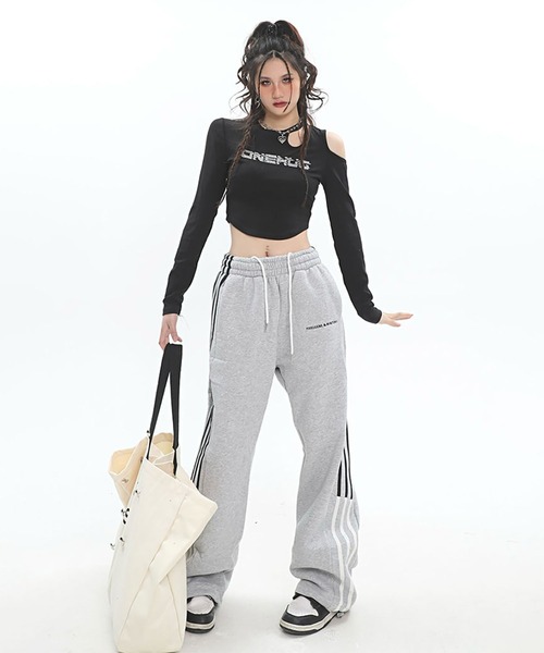 WESTBOY(ウエストボーイ)の「Y2K ラインストーン カットアウト スリムシルエット クロップドトップス WOG26S2TP04(Tシャツ/カットソー・レディース・ブラック/ブラウン・FREE)」の19枚目の写真