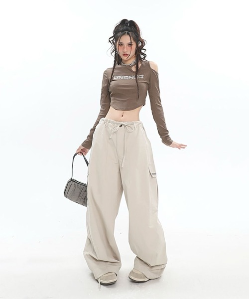WESTBOY(ウエストボーイ)の「Y2K ラインストーン カットアウト スリムシルエット クロップドトップス WOG26S2TP04(Tシャツ/カットソー・レディース・ブラック/ブラウン・FREE)」の10枚目の写真