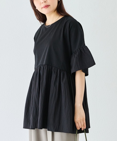 LAVEANGE(ラビアンジェ)の「異素材切替ティアードチュニック|甘すぎない絶妙なボリューム感/一枚で着映え/美シルエット/大人フェミニン/フレアスリーブ/体型カバー(チュニック・レディース・ブラック/グレー・M/LL/3L/4L/5L)」の20枚目の写真
