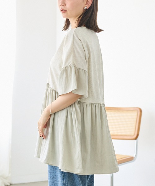 LAVEANGE(ラビアンジェ)の「異素材切替ティアードチュニック|甘すぎない絶妙なボリューム感/一枚で着映え/美シルエット/大人フェミニン/フレアスリーブ/体型カバー(チュニック・レディース・ブラック/グレー・M/LL/3L/4L/5L)」の8枚目の写真