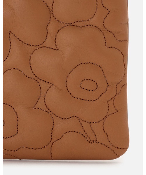 marimekko(マリメッコ)の「Unikko / Phone Pocket(ショルダーバッグ・レディース・ダークパープル/ブラウン・FREE)」の13枚目の写真
