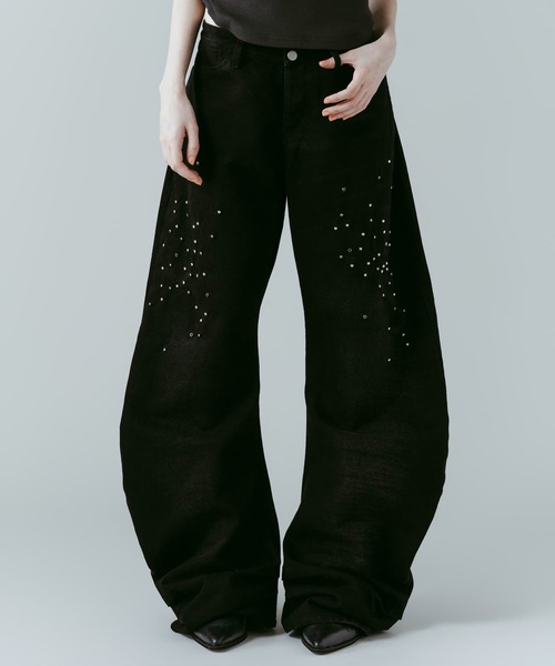 Knuth Marf(クヌースマーフ)の「【Knuth Marf】studded draped denim pants(デニムパンツ・レディース・ブルー/ブラック・XS/S)」の2枚目の写真