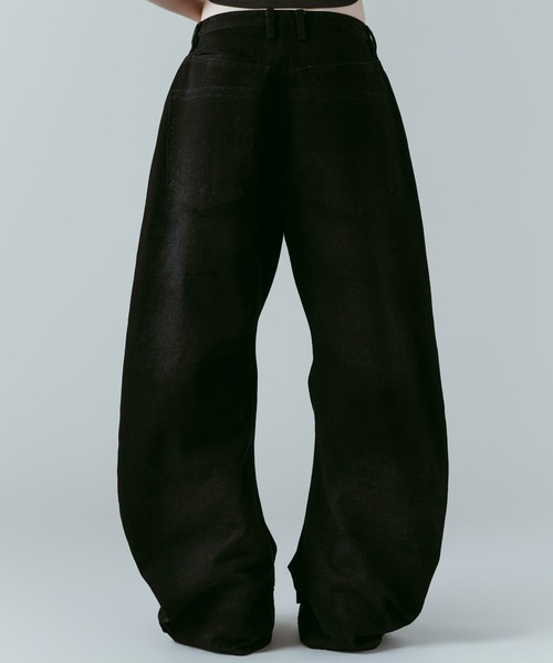 Knuth Marf(クヌースマーフ)の「【Knuth Marf】studded draped denim pants(デニムパンツ・レディース・ブルー/ブラック・XS/S)」の4枚目の写真