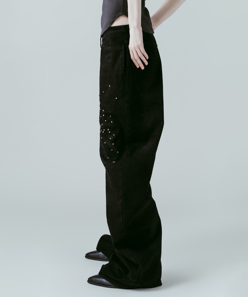 Knuth Marf(クヌースマーフ)の「【Knuth Marf】studded draped denim pants(デニムパンツ・レディース・ブルー/ブラック・XS/S)」の5枚目の写真