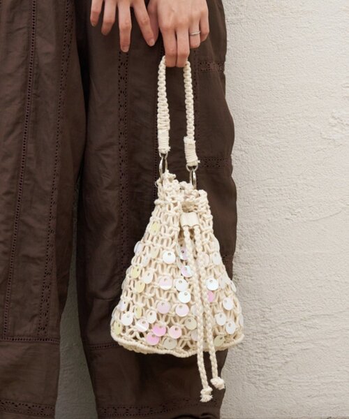 CIAOPANIC TYPY(チャオパニックティピー)の「:【Aguni】マクラメスパンコール巾着BAG(ショルダーバッグ・レディース・アイボリー・ONE SIZE)」の3枚目の写真