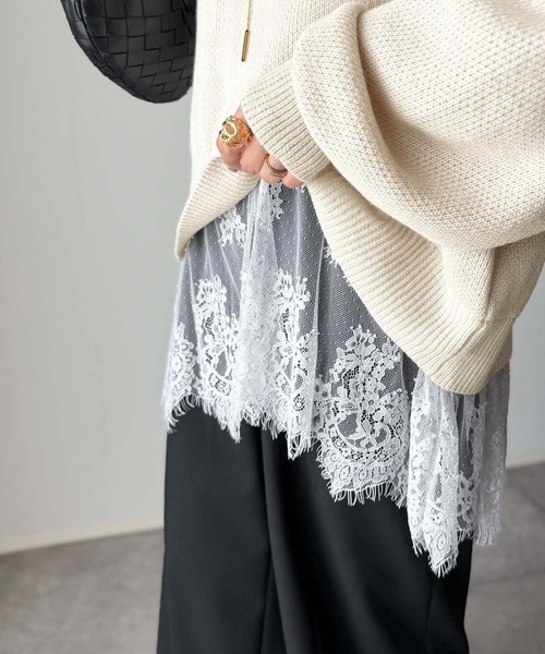 classicalelf（クラシカルエルフ）の「パッと着て、オシャレ完了◎裾レースドッキングニットプルオーバー（長袖）（ニット/セーター・レディース・アイボリー/モカ/グレー/チャコール/スミクロ・LARGE/X-LARGE/SMALL/MEDIUM）」の8枚目の写真