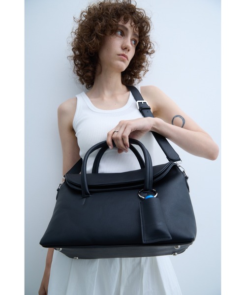 un/neu(アンノイ)の「チャーム付き2WAYフラップボストン / ペットボトル収納可(ボストンバッグ・レディース・ブラック/ブラウン・FREE)」の18枚目の写真