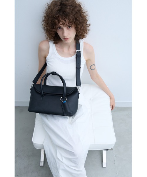 un/neu(アンノイ)の「チャーム付き2WAYフラップボストン / ペットボトル収納可(ボストンバッグ・レディース・ブラック/ブラウン・FREE)」の22枚目の写真