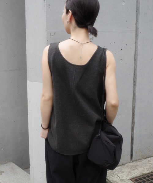 select MOCA by son（セレクトモカバイソン）の「ウールタッチサイドタックベスト【セットアップ対応】【by SON】（ベスト・レディース・ブラウン/チャコールグレー・FREE）」の22枚目の写真