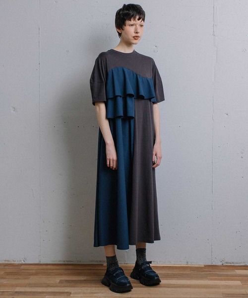 MARECHAL TERRE(マルシャルテル)の「2Wayフリルワンピース(ワンピース・レディース・カーキ/ネイビー/ブラック/チョコ・MEDIUM)」の3枚目の写真