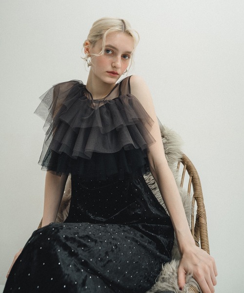 et.UNiVER(エトユニベール)の「Drape slip dress(ドレス・レディース・ブラウン/グレー/ブラック・SMALL/MEDIUM/LARGE)」の1枚目の写真