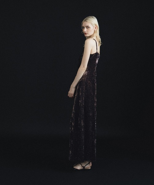 et.UNiVER(エトユニベール)の「Drape slip dress(ドレス・レディース・ブラウン/グレー/ブラック・SMALL/MEDIUM/LARGE)」の9枚目の写真