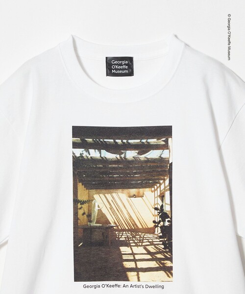 UNITED ARROWS(ユナイテッドアローズ)の「【別注】<Georgia O’Keeffe Museum>グラフィック Tシャツ(Tシャツ/カットソー・メンズ・ホワイト・XL/L/M)」の3枚目の写真