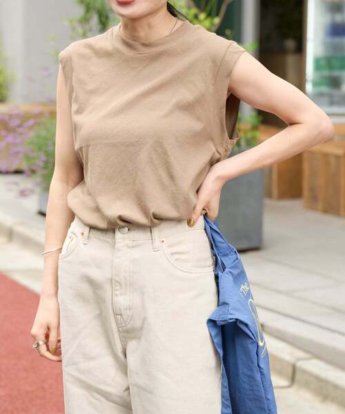 OUTDOOR PRODUCTS(アウトドアプロダクツ)の「新色 ハイツイストコットンノースリTEE(Tシャツ/カットソー・レディース・キャメル/レッド/ブラック/ホワイト/ブルー・FREE)」の4枚目の写真