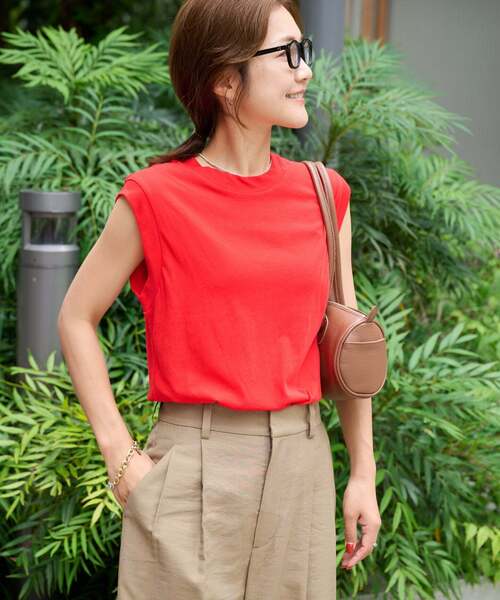 OUTDOOR PRODUCTS(アウトドアプロダクツ)の「新色 ハイツイストコットンノースリTEE(Tシャツ/カットソー・レディース・キャメル/レッド/ブラック/ホワイト/ブルー・FREE)」の5枚目の写真