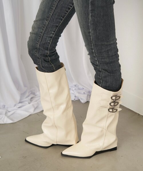 WHO'S WHO gallery(フーズフーギャラリー)の「【26AW LOOK掲載品番】スリーベルトカバーブーツ(ブーツ・レディース・ホワイト/ベージュ・39/38/37)」の9枚目の写真