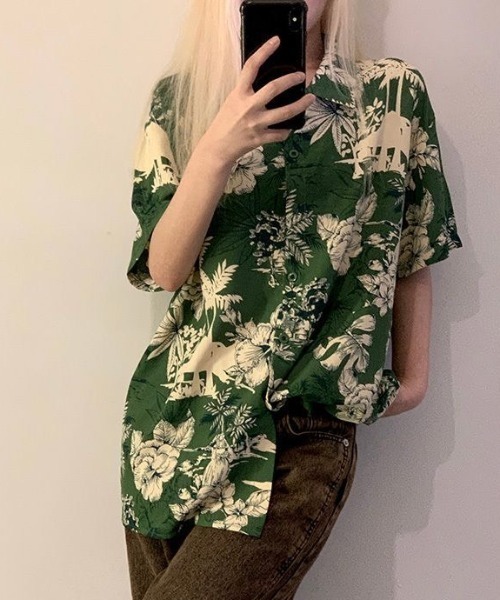 AVYL(アヴィル)の「ヴィンテージライクハワイアンボタニカル総柄半袖アロハシャツ(シャツ/ブラウス・レディース・グリーン・M)」の4枚目の写真