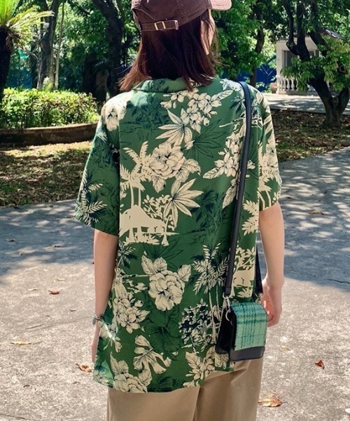 AVYL(アヴィル)の「ヴィンテージライクハワイアンボタニカル総柄半袖アロハシャツ(シャツ/ブラウス・レディース・グリーン・M)」の11枚目の写真