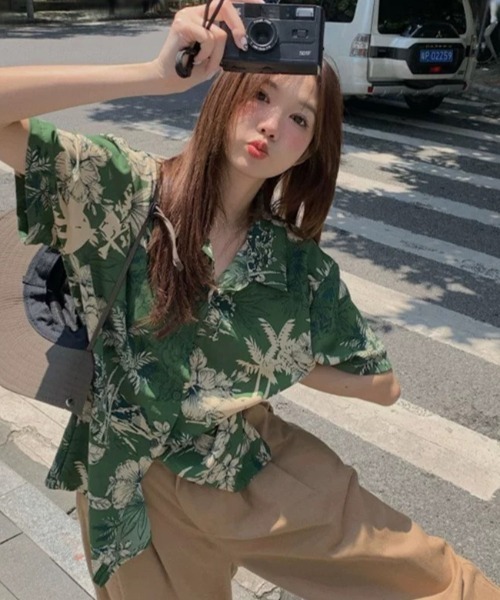 AVYL(アヴィル)の「ヴィンテージライクハワイアンボタニカル総柄半袖アロハシャツ(シャツ/ブラウス・レディース・グリーン・M)」の13枚目の写真