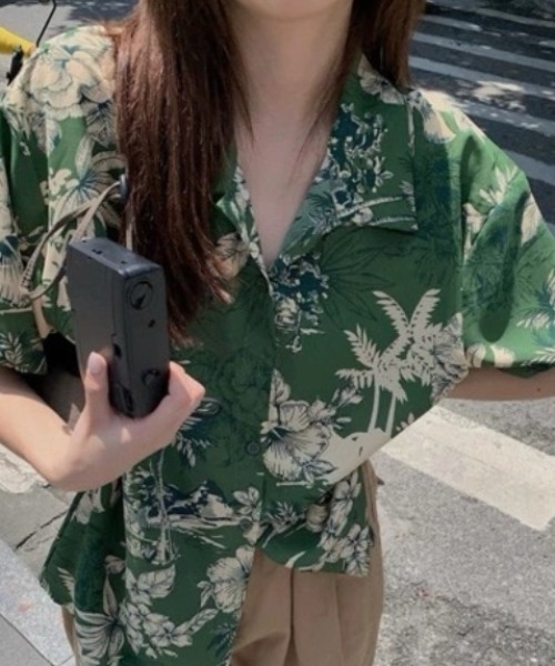 AVYL(アヴィル)の「ヴィンテージライクハワイアンボタニカル総柄半袖アロハシャツ(シャツ/ブラウス・レディース・グリーン・M)」の17枚目の写真