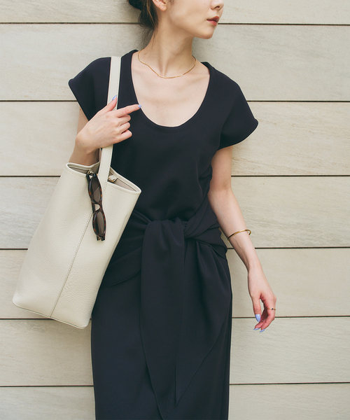 Noble(ノーブル)の「《・WEB&虎ノ門限定》【RITA×SELLICHI】スカーフ付きワンピース(ワンピース・レディース・ブラック/ホワイト・FREE)」の1枚目の写真