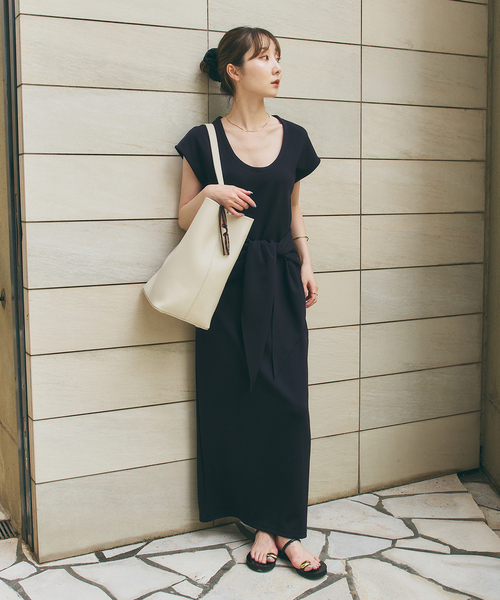 Noble(ノーブル)の「《・WEB&虎ノ門限定》【RITA×SELLICHI】スカーフ付きワンピース(ワンピース・レディース・ブラック/ホワイト・FREE)」の13枚目の写真
