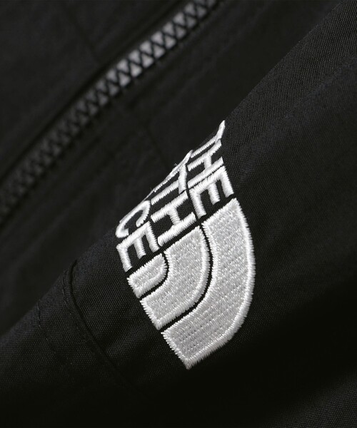 THE NORTH FACE(ザノースフェイス)の「THE NORTH FACE: コンパクト ジャケット 26AW<KIDS>(マウンテンパーカー・キッズ・グリーン/ブラック・130/140/150/160)」の13枚目の写真