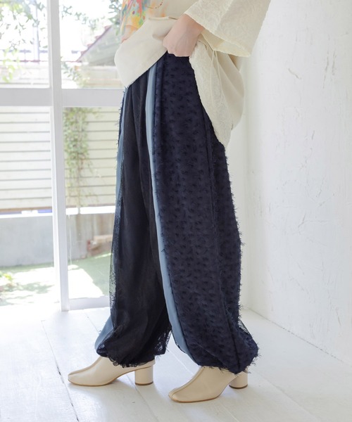 iS ScoLar(イズスカラー)の「563203:素材切替バルーンパンツ(その他パンツ・レディース・ネイビー/アイボリー/ブラック・M)」の11枚目の写真
