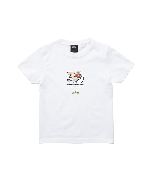 ZOZOSPOT(ゾゾスポット)の「Pokemon 30th Anniversary 1025 T-shirt 「フラベベ(あかいはな)」(Tシャツ/カットソー・レディース・ホワイト・SMALL/MEDIUM/LARGE/X-LARGE/XX-LARGE/XXX-LARGE/100cm/110cm/120cm/130cm/140cm/150cm/160cm)」の2枚目の写真
