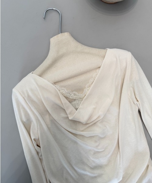 witch(ウイッチ)の「レースレイヤードドレープ長袖カットソー(Tシャツ/カットソー・レディース・ブラック/ベージュ/アイボリー/オレンジ/ブラウン・FREE)」の18枚目の写真