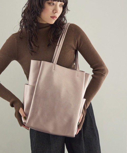 Fashion Letter(ファッションレター)の「フェイクレザー ビッグトートバッグ(トートバッグ・レディース・チャコールグレー/アイボリー/ブロンズ/ベージュ/ブラック・FREE)」の5枚目の写真