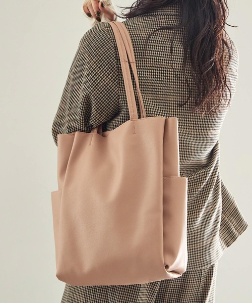 Fashion Letter(ファッションレター)の「フェイクレザー ビッグトートバッグ(トートバッグ・レディース・チャコールグレー/アイボリー/ブロンズ/ベージュ/ブラック・FREE)」の9枚目の写真