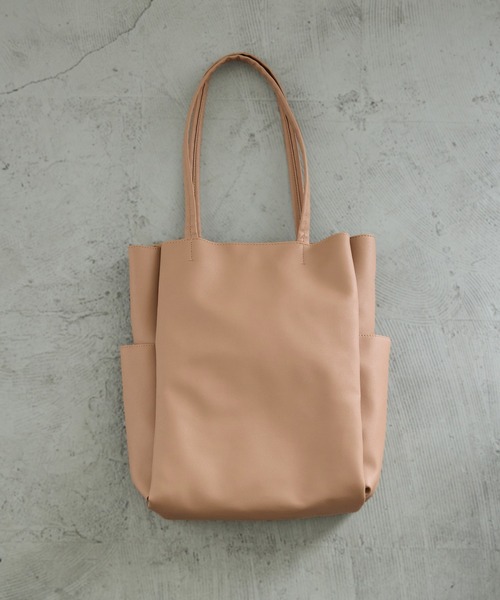 Fashion Letter(ファッションレター)の「フェイクレザー ビッグトートバッグ(トートバッグ・レディース・チャコールグレー/アイボリー/ブロンズ/ベージュ/ブラック・FREE)」の12枚目の写真