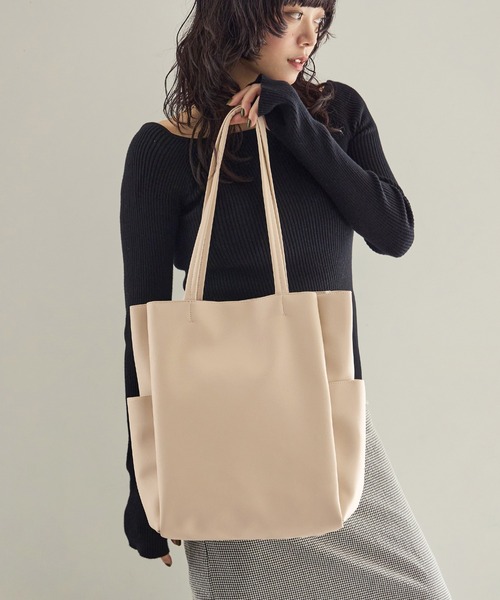 Fashion Letter(ファッションレター)の「フェイクレザー ビッグトートバッグ(トートバッグ・レディース・チャコールグレー/アイボリー/ブロンズ/ベージュ/ブラック・FREE)」の14枚目の写真