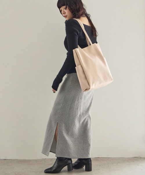 Fashion Letter(ファッションレター)の「フェイクレザー ビッグトートバッグ(トートバッグ・レディース・チャコールグレー/アイボリー/ブロンズ/ベージュ/ブラック・FREE)」の16枚目の写真