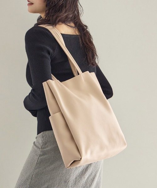 Fashion Letter(ファッションレター)の「フェイクレザー ビッグトートバッグ(トートバッグ・レディース・チャコールグレー/アイボリー/ブロンズ/ベージュ/ブラック・FREE)」の17枚目の写真