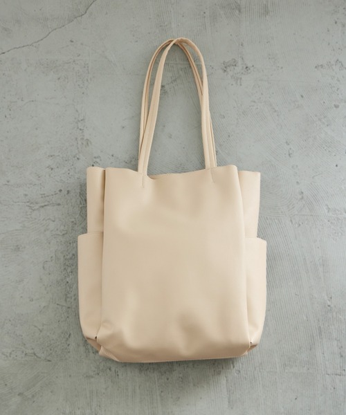 Fashion Letter(ファッションレター)の「フェイクレザー ビッグトートバッグ(トートバッグ・レディース・チャコールグレー/アイボリー/ブロンズ/ベージュ/ブラック・FREE)」の18枚目の写真