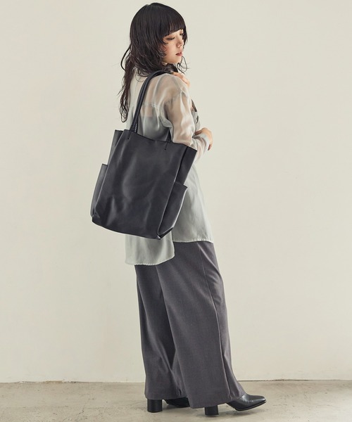 Fashion Letter(ファッションレター)の「フェイクレザー ビッグトートバッグ(トートバッグ・レディース・チャコールグレー/アイボリー/ブロンズ/ベージュ/ブラック・FREE)」の20枚目の写真