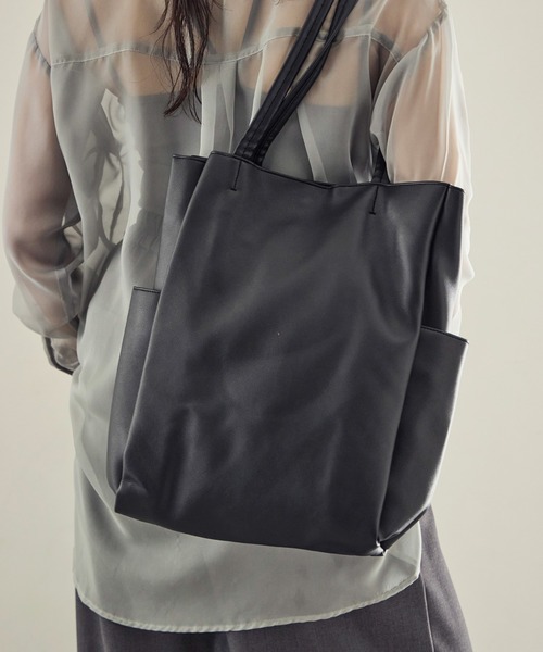 Fashion Letter(ファッションレター)の「フェイクレザー ビッグトートバッグ(トートバッグ・レディース・チャコールグレー/アイボリー/ブロンズ/ベージュ/ブラック・FREE)」の22枚目の写真