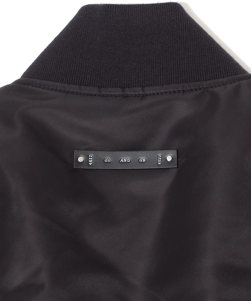 CRIMIE(クライミー)の「REVERSIBLE DIAMOND-QUILTED MA1 BOMBER JACKET(MA-1・メンズ・ブラック/カーキ・XL/L/M/S/XXL)」の5枚目の写真