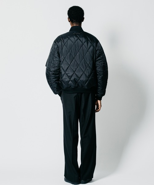 CRIMIE(クライミー)の「REVERSIBLE DIAMOND-QUILTED MA1 BOMBER JACKET(MA-1・メンズ・ブラック/カーキ・XL/L/M/S/XXL)」の11枚目の写真