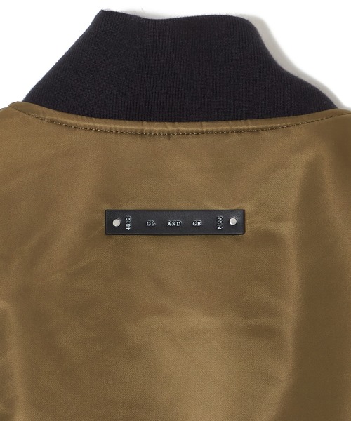 CRIMIE(クライミー)の「REVERSIBLE DIAMOND-QUILTED MA1 BOMBER JACKET(MA-1・メンズ・ブラック/カーキ・XL/L/M/S/XXL)」の15枚目の写真