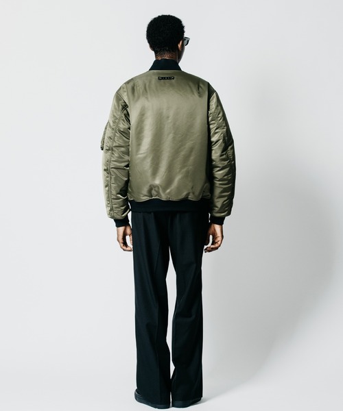 CRIMIE(クライミー)の「REVERSIBLE DIAMOND-QUILTED MA1 BOMBER JACKET(MA-1・メンズ・ブラック/カーキ・XL/L/M/S/XXL)」の21枚目の写真