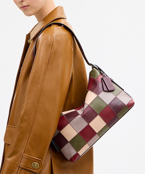 Coachtopia(コーチトピア)の「オルター/エゴ スラウチー ショルダー バッグ(ショルダーバッグ・レディース・レッド系その他・ONE)」の1枚目の写真