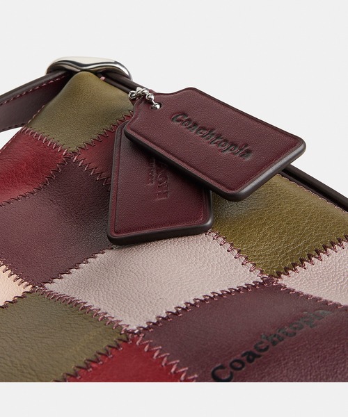 Coachtopia(コーチトピア)の「オルター/エゴ スラウチー ショルダー バッグ(ショルダーバッグ・レディース・レッド系その他・ONE)」の9枚目の写真