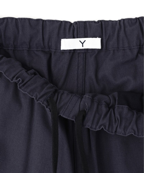Y(ワイ)の「Y / ORGANIC COTTON / RECYCLE POLYESTER TWILL EASY TROUSERS(その他パンツ・メンズ・ホワイト/ネイビー・MEDIUM/LARGE)」の10枚目の写真