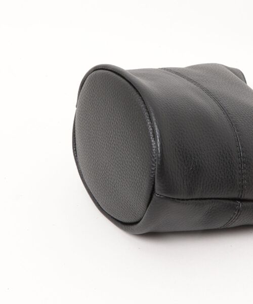 COOCO(クーコ)の「【SB】【cooco】シュリンクレザーバケツ型ミニ2WAYトートバッグ(トートバッグ・レディース・ダークブラウン/ブラック・FREE)」の4枚目の写真
