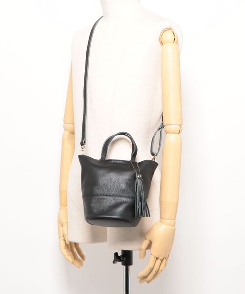 COOCO(クーコ)の「【SB】【cooco】シュリンクレザーバケツ型ミニ2WAYトートバッグ(トートバッグ・レディース・ダークブラウン/ブラック・FREE)」の6枚目の写真