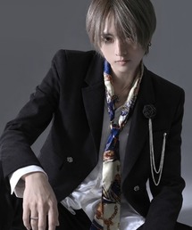 RUDOL（ルドル）の「『RUDOL/ルドル』ローズコサージュ付きチェーンショート丈ダブルブレストテーラードジャケット（テーラードジャケット）」